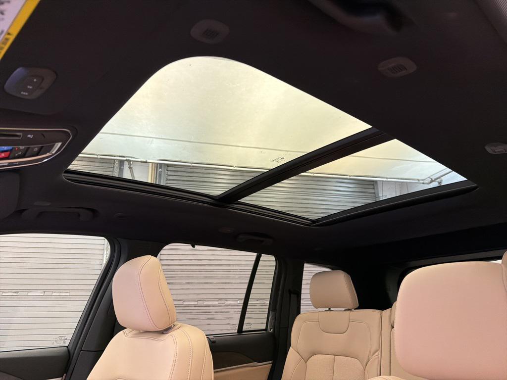 new 2025 Jeep Grand Cherokee car, priced at $45,127