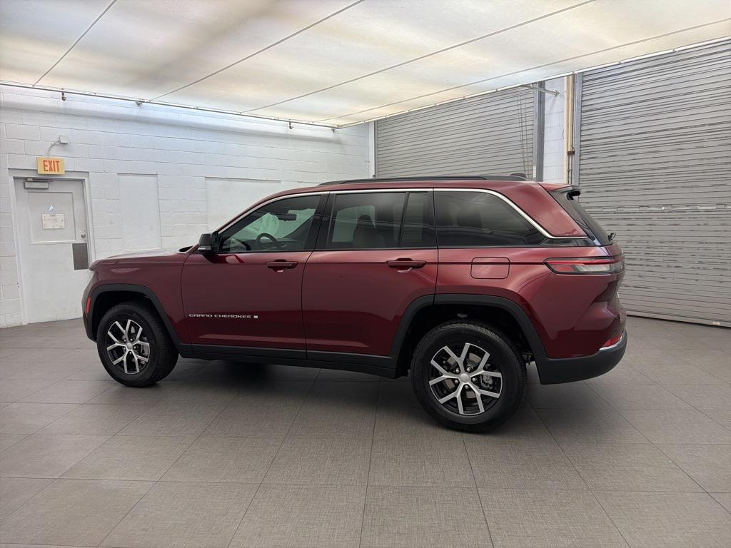 new 2025 Jeep Grand Cherokee car, priced at $45,127