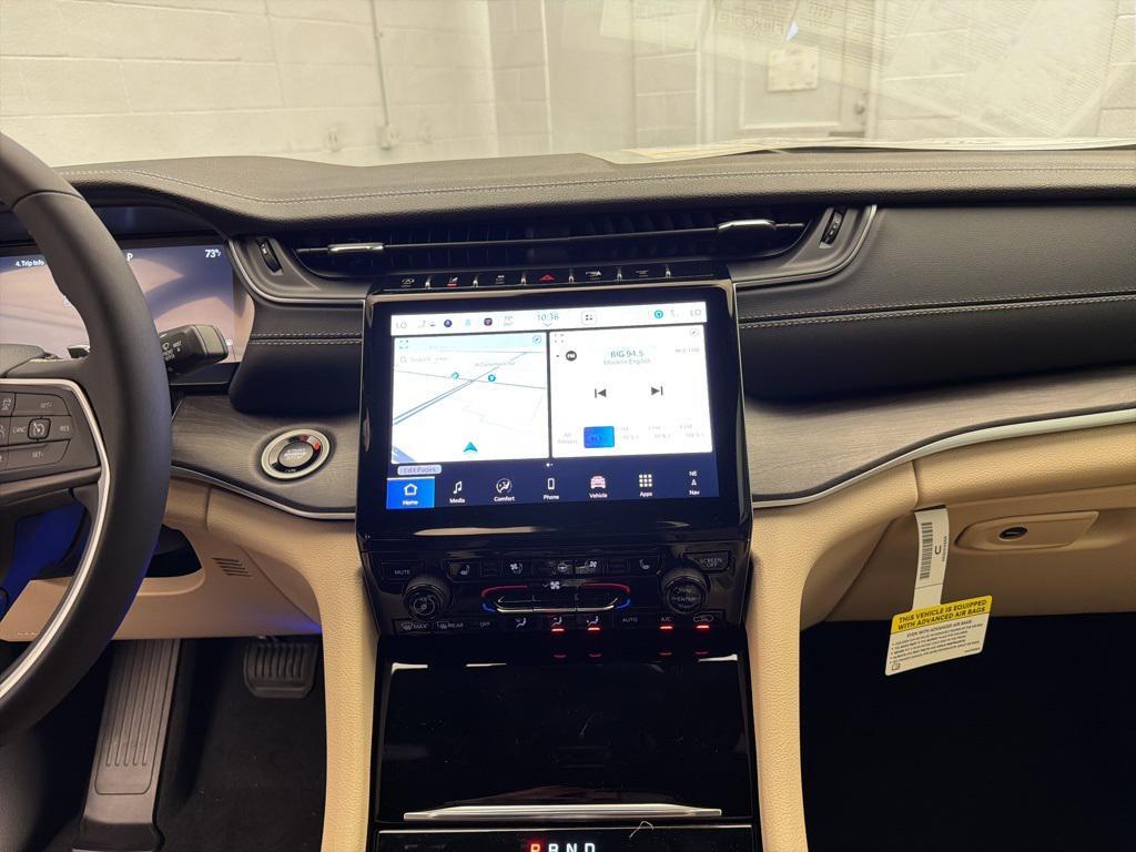 new 2025 Jeep Grand Cherokee car, priced at $45,127