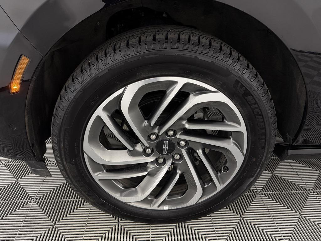 used 2025 Lincoln Navigator car, priced at $87,573