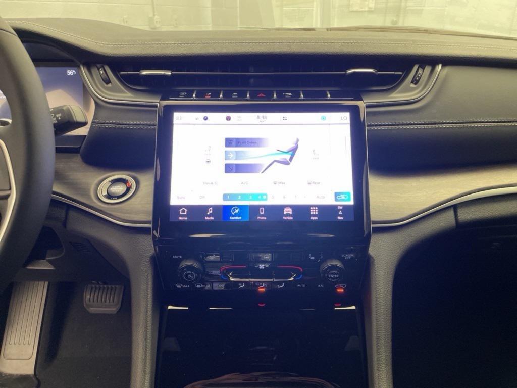 new 2025 Jeep Grand Cherokee car, priced at $45,786