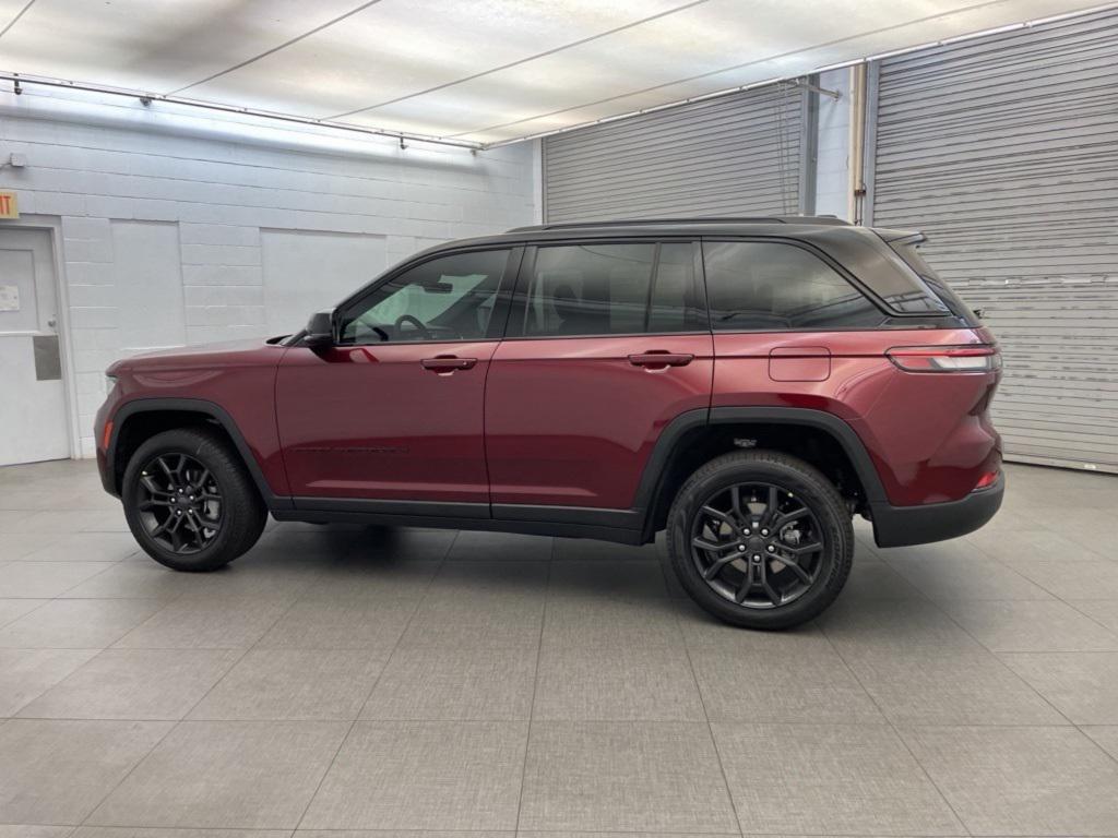 new 2025 Jeep Grand Cherokee car, priced at $46,652