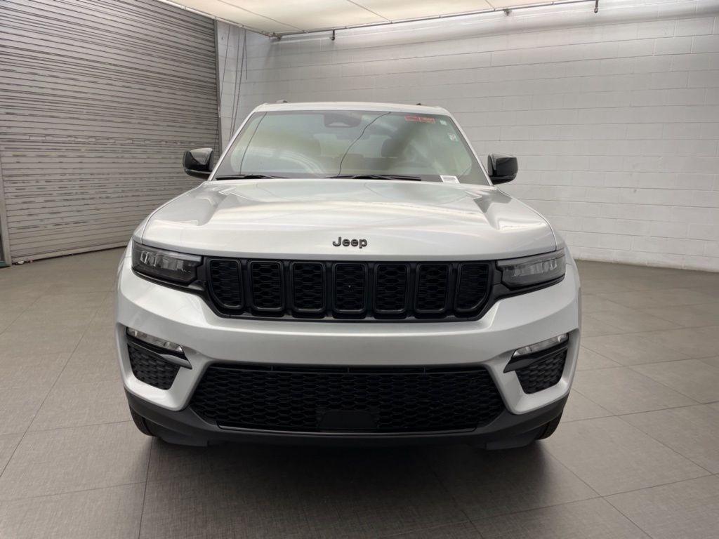 new 2025 Jeep Grand Cherokee car, priced at $45,395