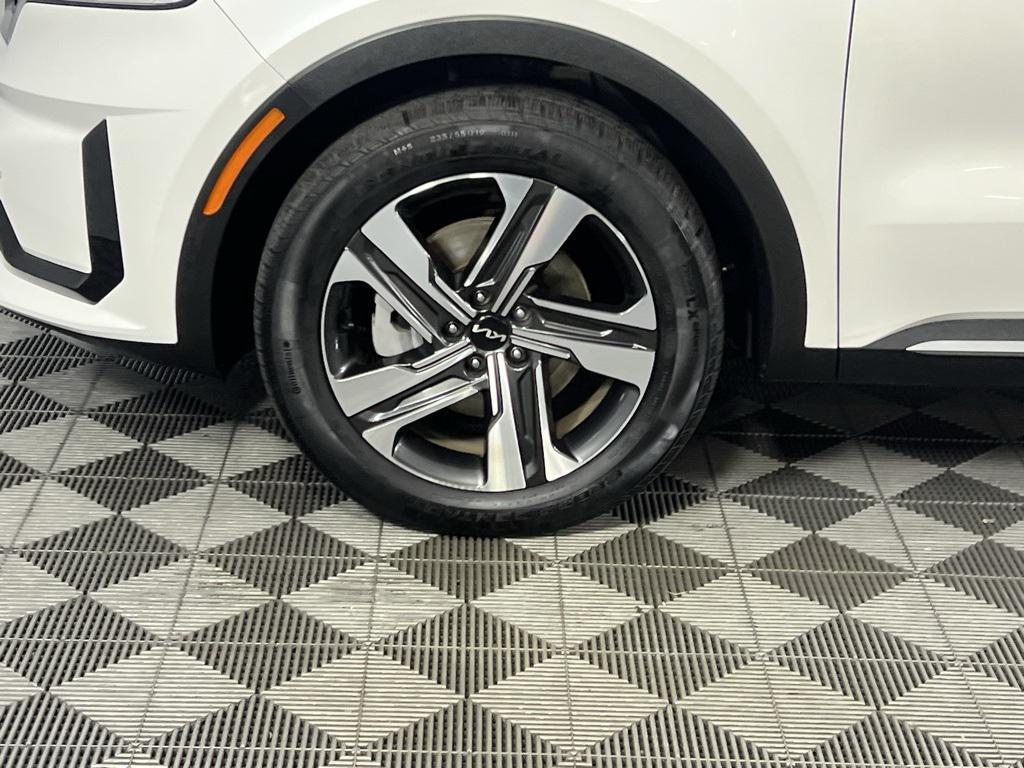 used 2023 Kia Sorento Hybrid car, priced at $27,575