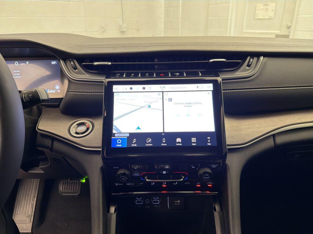 new 2025 Jeep Grand Cherokee car, priced at $43,029