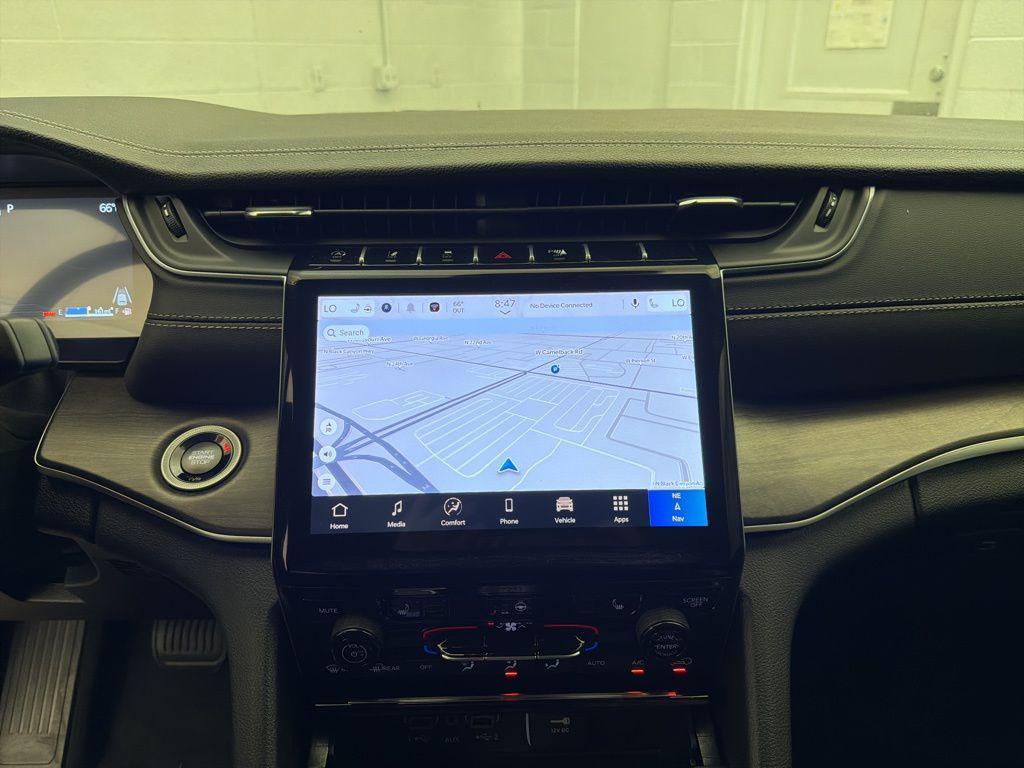 new 2025 Jeep Grand Cherokee car, priced at $43,029