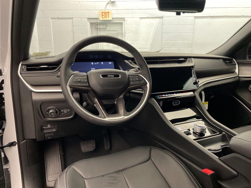 new 2026 Jeep Grand Cherokee car, priced at $45,455