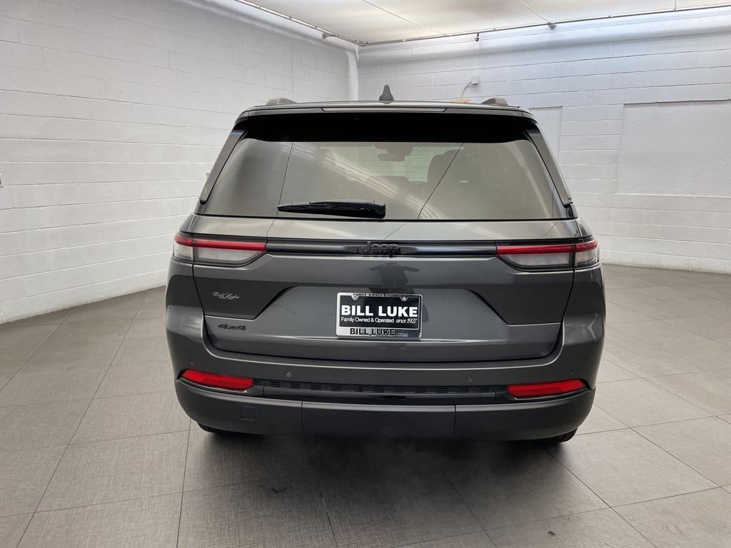 new 2025 Jeep Grand Cherokee car, priced at $46,652