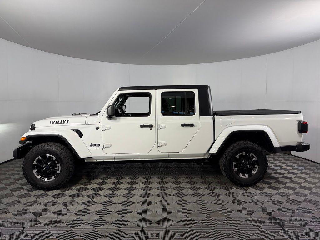 used 2024 Jeep Gladiator car, priced at $37,672