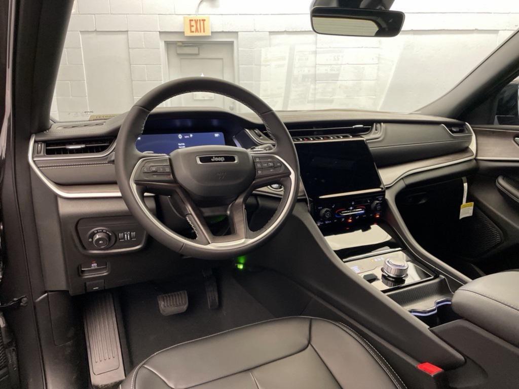 new 2025 Jeep Grand Cherokee car, priced at $45,786