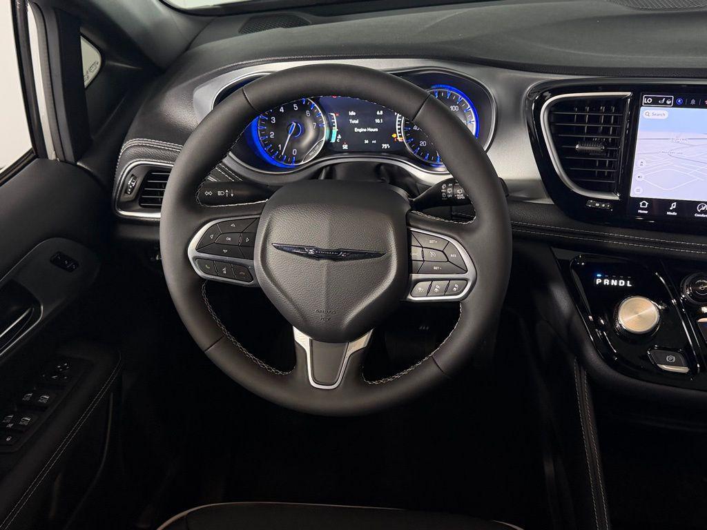 used 2026 Chrysler Pacifica car, priced at $38,975