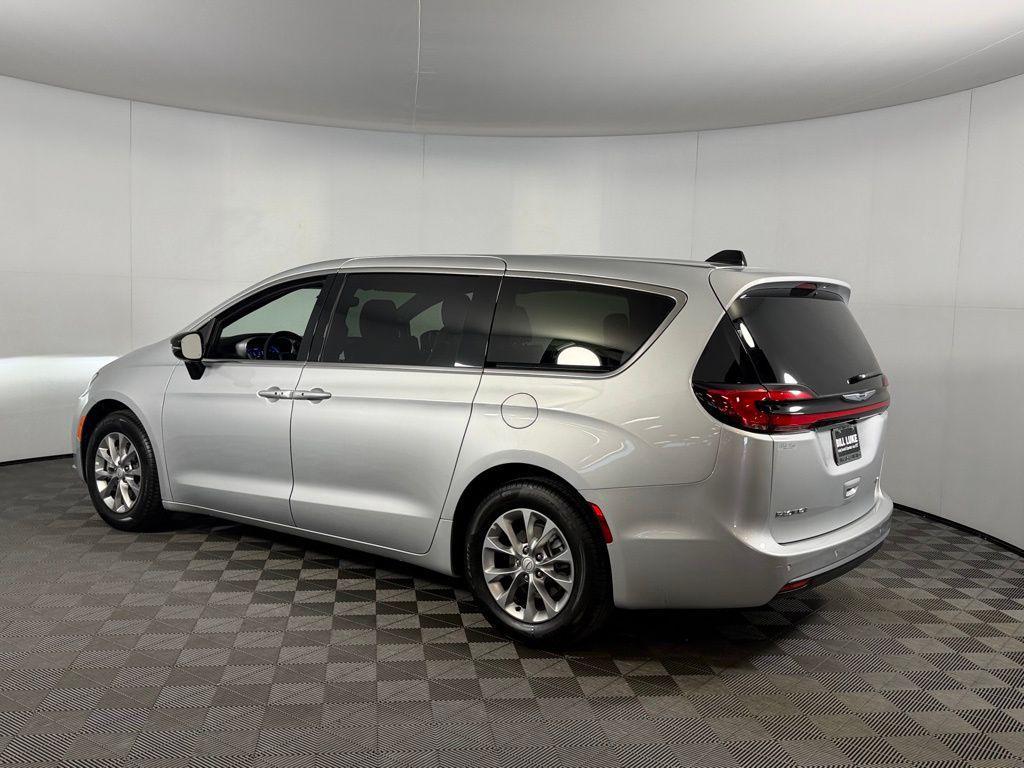 used 2026 Chrysler Pacifica car, priced at $38,975