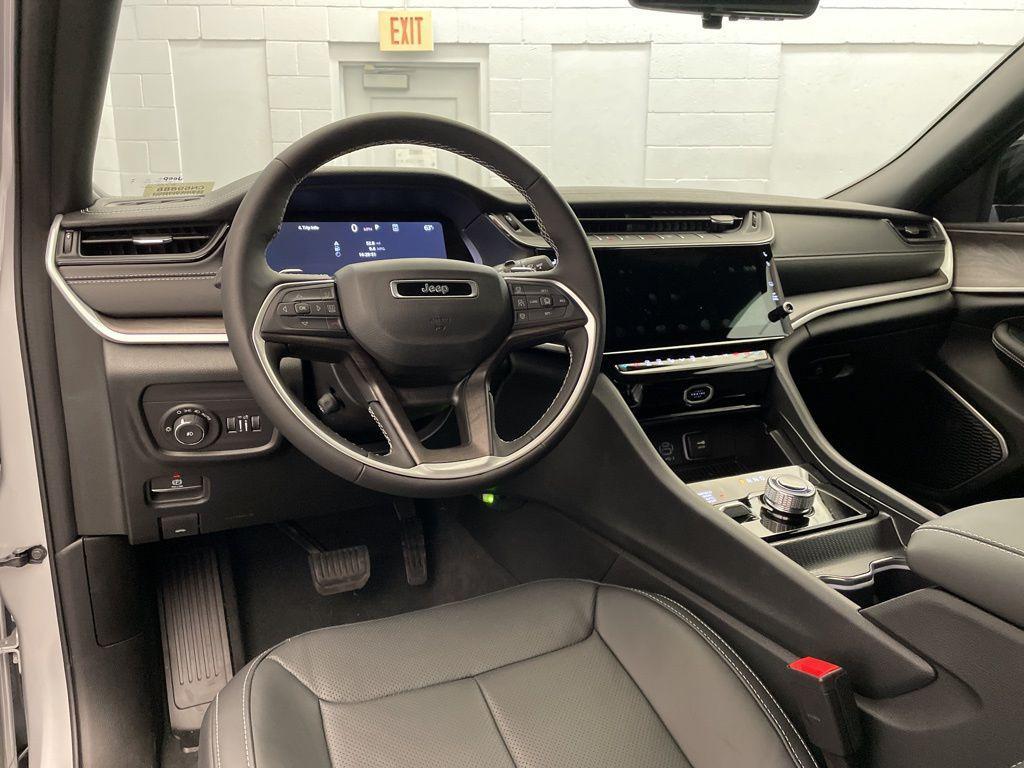 new 2026 Jeep Grand Cherokee car, priced at $45,973