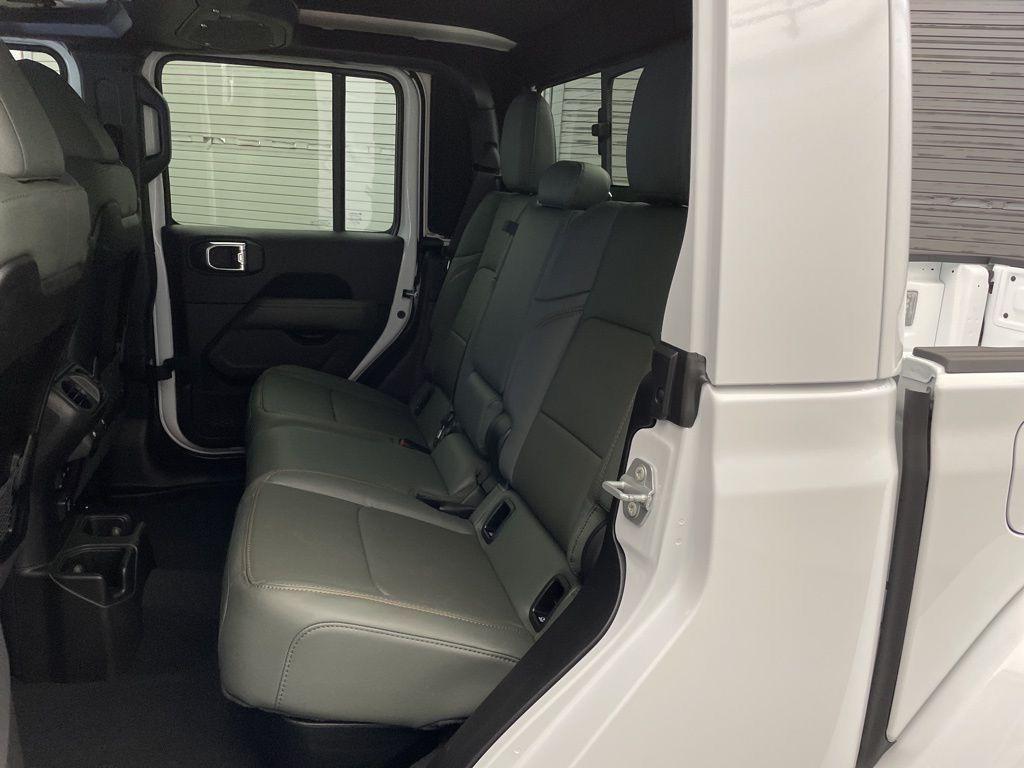 new 2026 Jeep Gladiator car, priced at $51,837