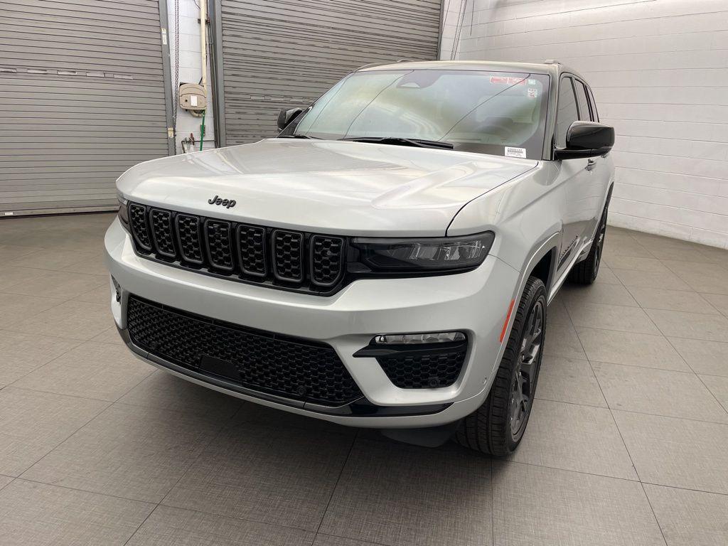new 2025 Jeep Grand Cherokee car, priced at $66,077