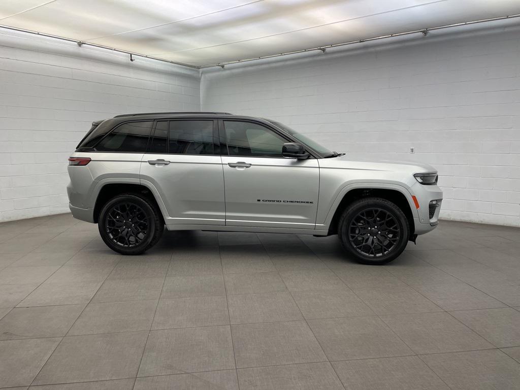 new 2025 Jeep Grand Cherokee car, priced at $62,779