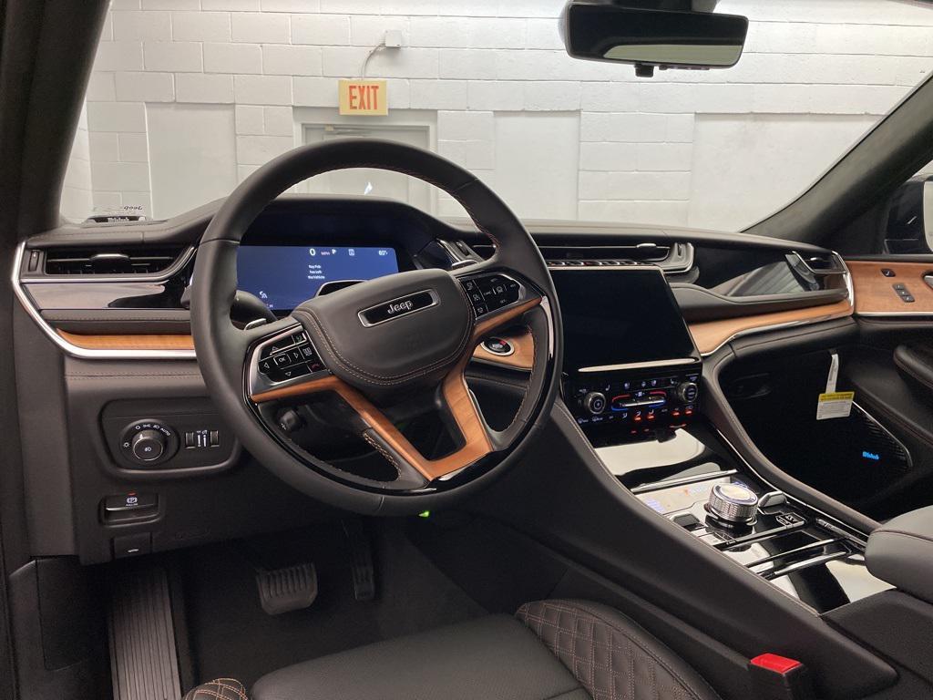 new 2025 Jeep Grand Cherokee car, priced at $62,779