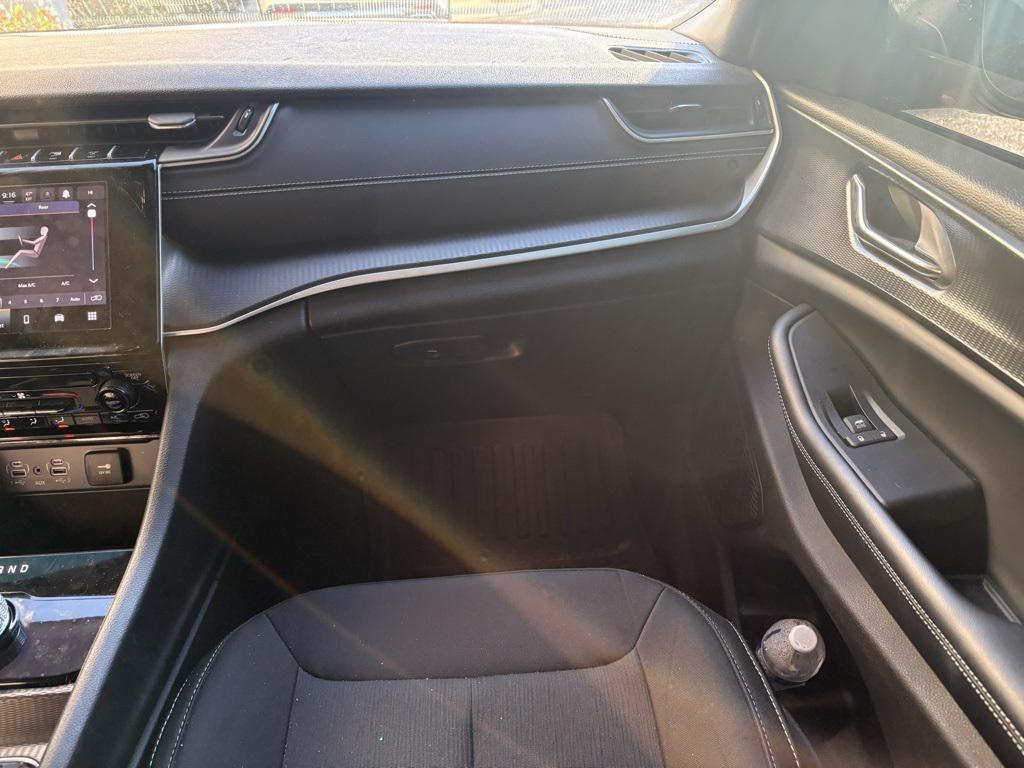 used 2025 Jeep Grand Cherokee L car, priced at $30,573