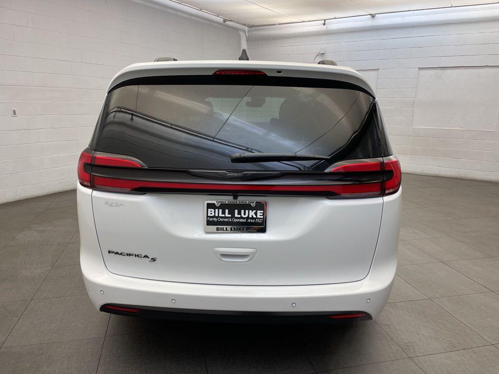 new 2026 Chrysler Pacifica car, priced at $42,756