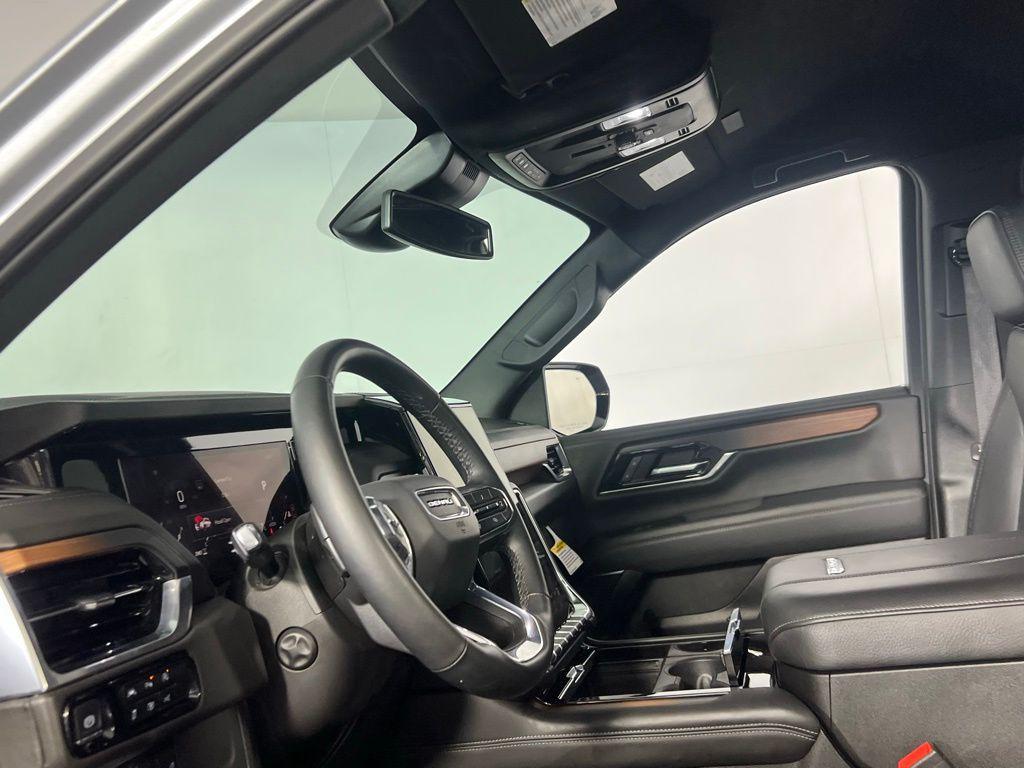 used 2025 GMC Yukon car, priced at $64,273