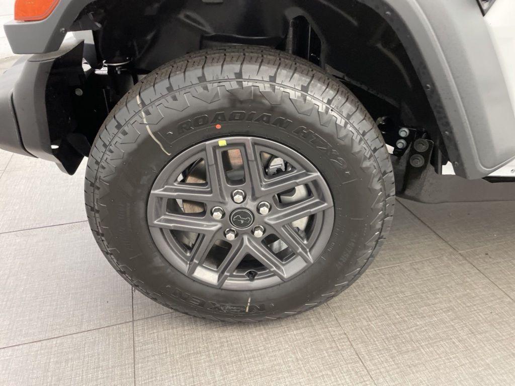 new 2026 Jeep Wrangler car, priced at $41,252