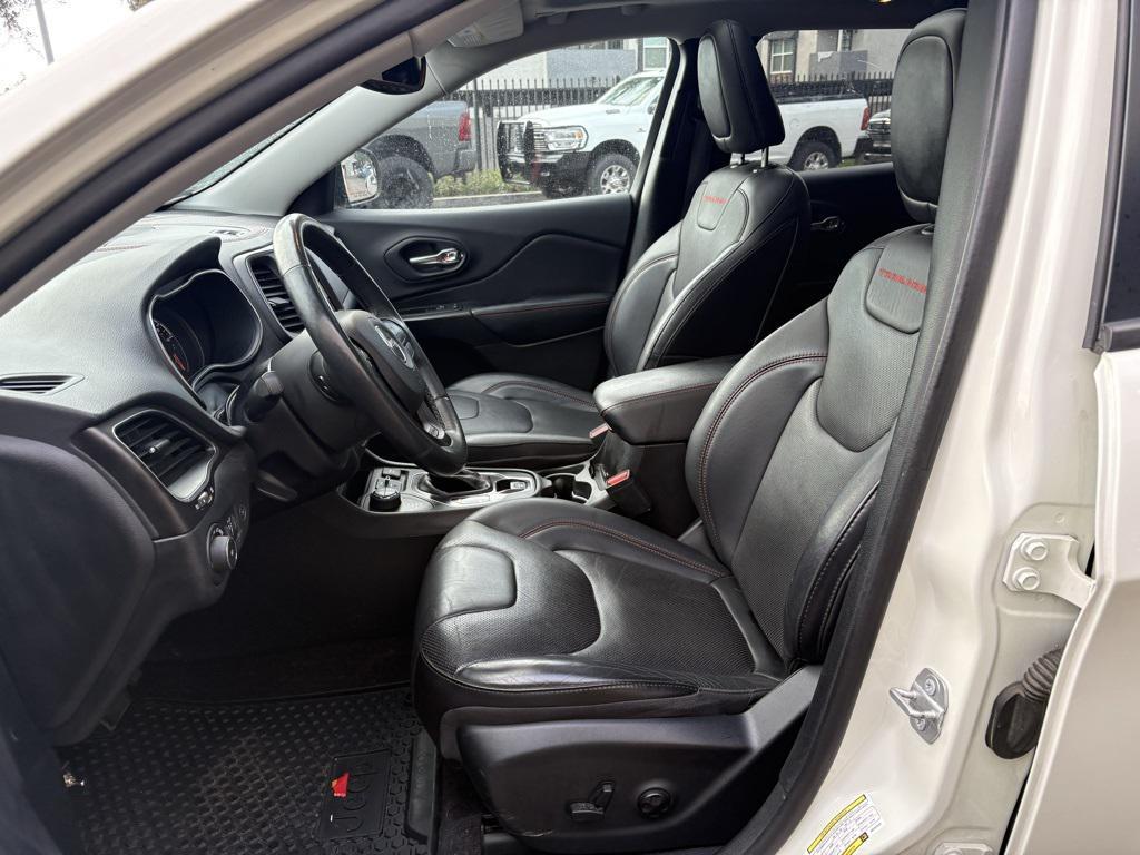 used 2019 Jeep Cherokee car, priced at $20,173