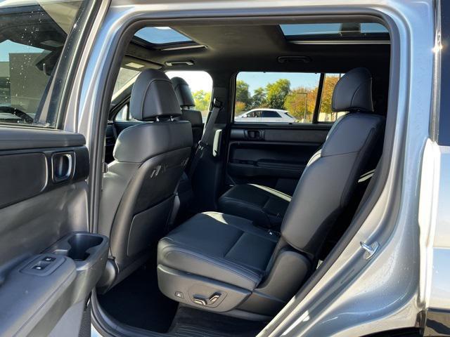 used 2025 Hyundai Santa Fe car, priced at $37,975