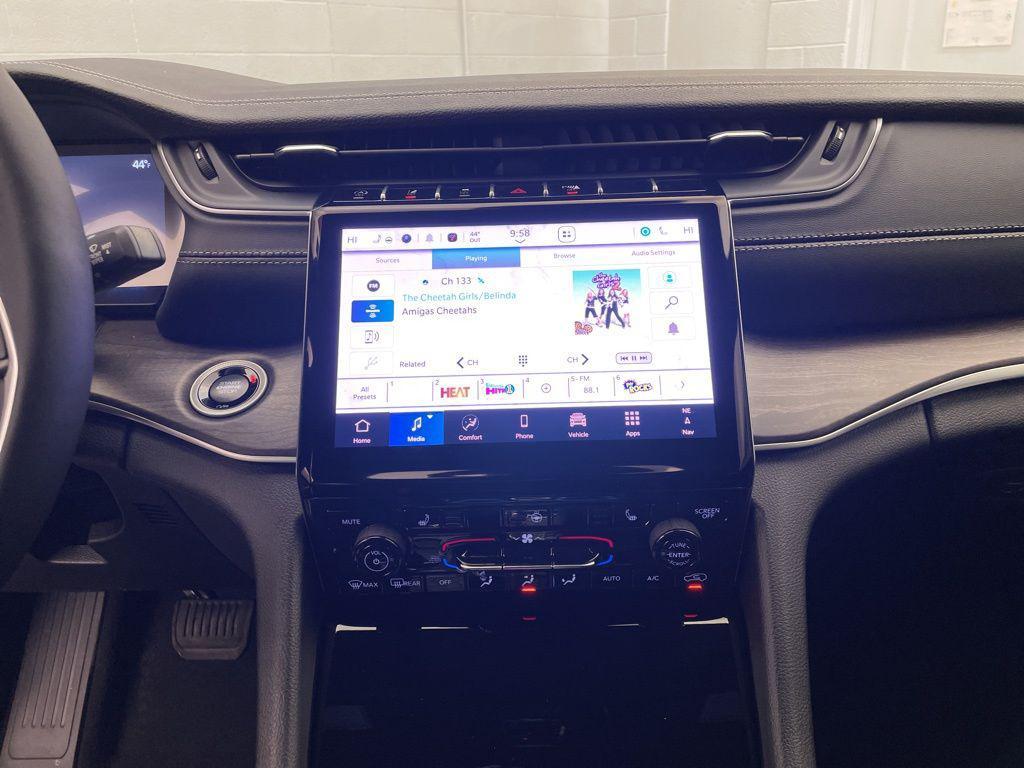 new 2025 Jeep Grand Cherokee L car, priced at $44,177