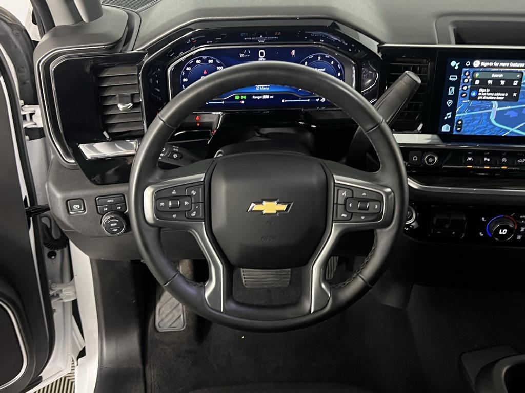 used 2025 Chevrolet Silverado 1500 car, priced at $40,273