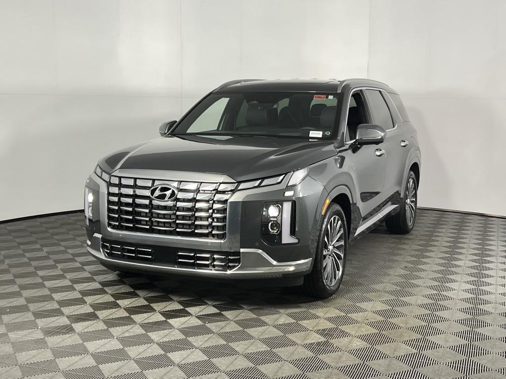 used 2025 Hyundai Palisade car, priced at $42,973