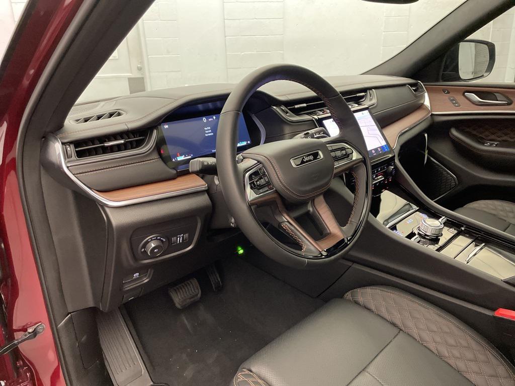 new 2025 Jeep Grand Cherokee car, priced at $53,056