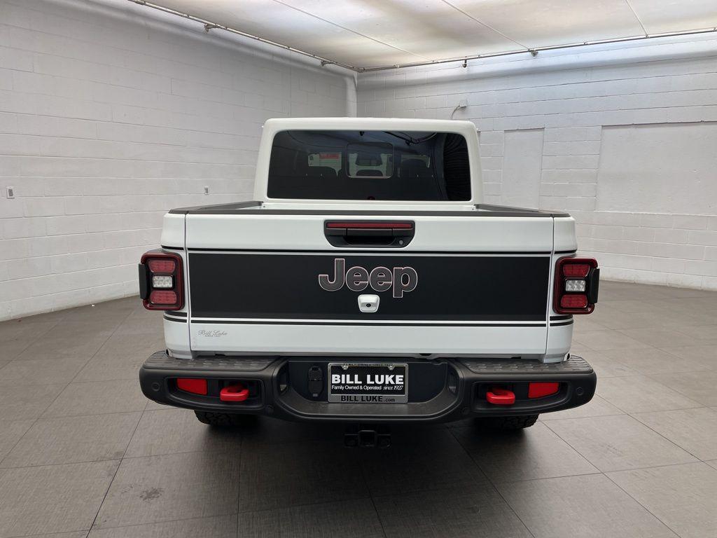 new 2026 Jeep Gladiator car, priced at $56,417