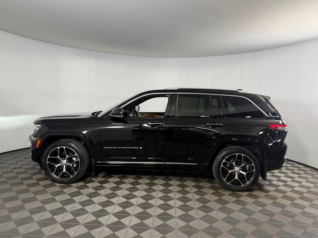 used 2022 Jeep Grand Cherokee car, priced at $39,372