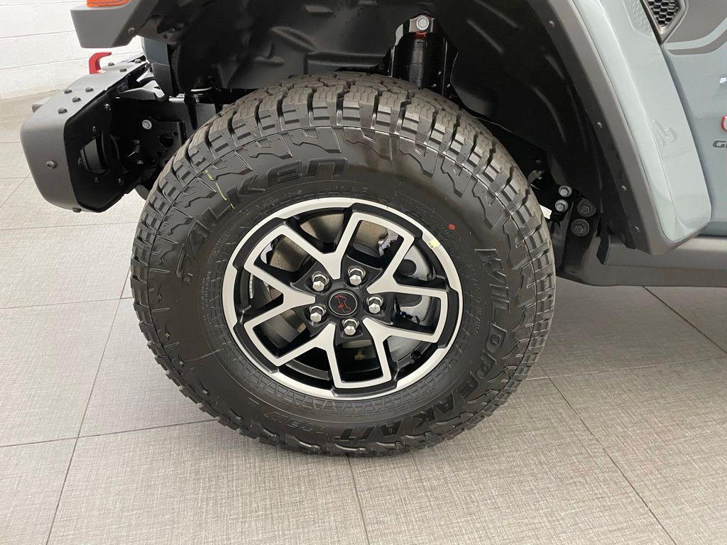 new 2026 Jeep Gladiator car, priced at $53,462
