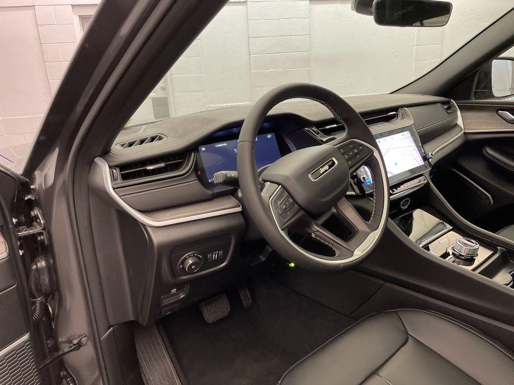 new 2026 Jeep Grand Cherokee car, priced at $43,363