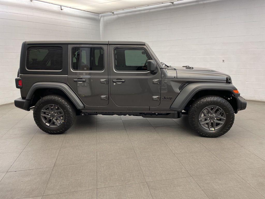 new 2026 Jeep Wrangler car, priced at $43,171