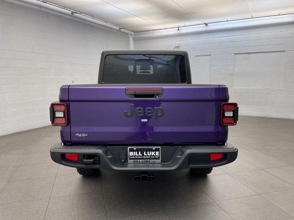 new 2026 Jeep Gladiator car, priced at $46,419