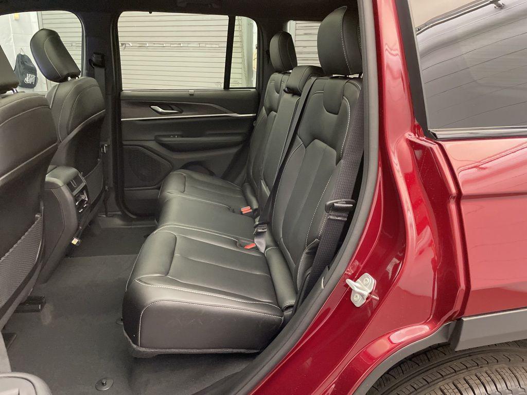 new 2025 Jeep Grand Cherokee car, priced at $47,362