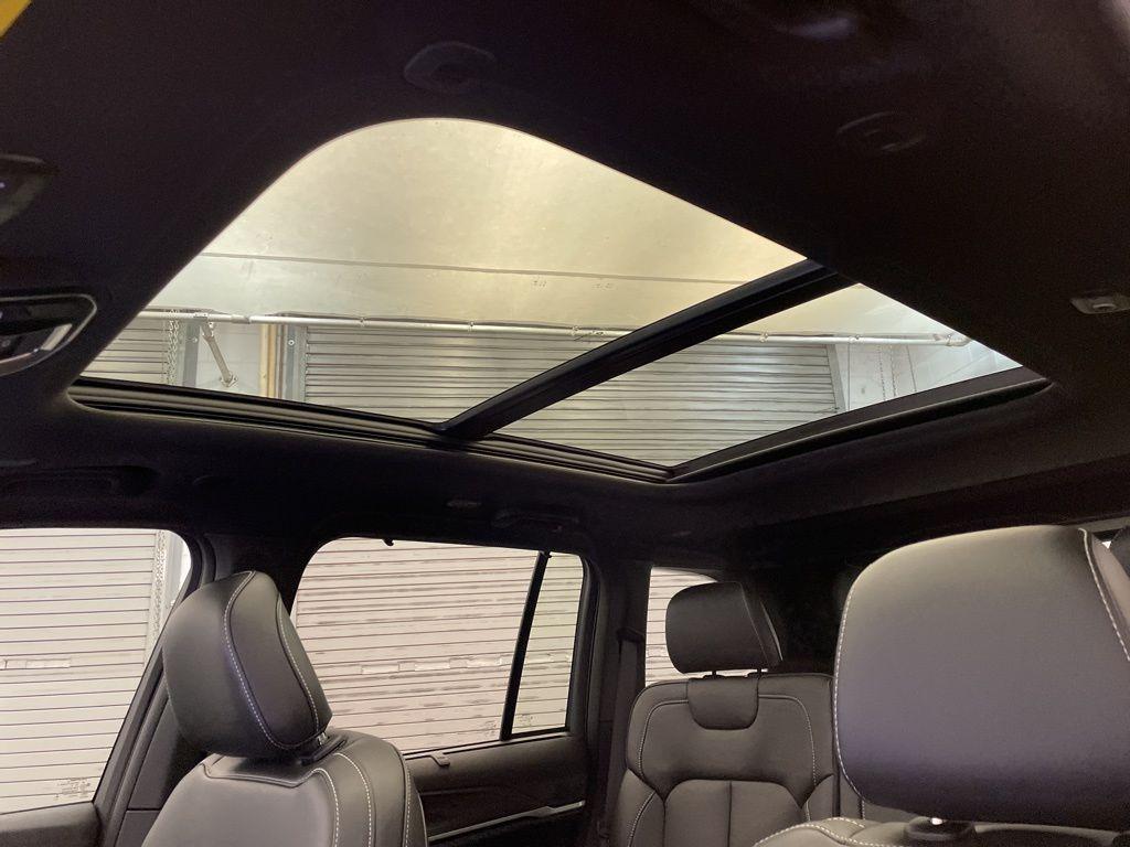 new 2025 Jeep Grand Cherokee car, priced at $47,362