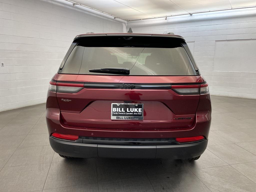 new 2025 Jeep Grand Cherokee car, priced at $45,562