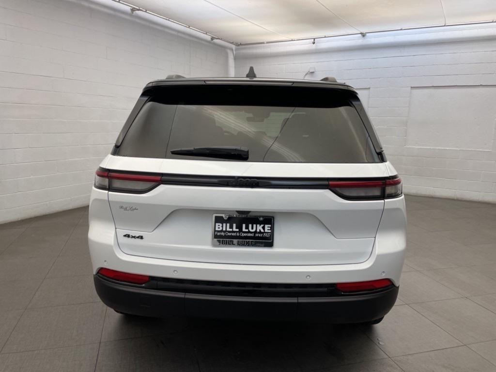 new 2025 Jeep Grand Cherokee car, priced at $45,268