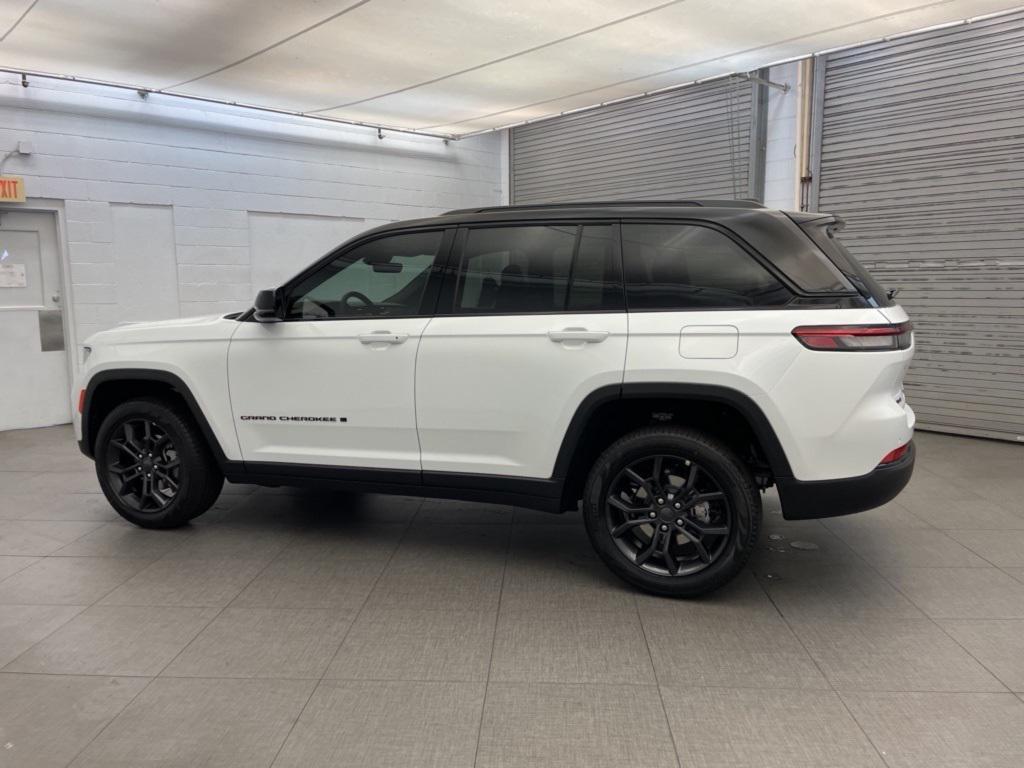 new 2025 Jeep Grand Cherokee car, priced at $45,268