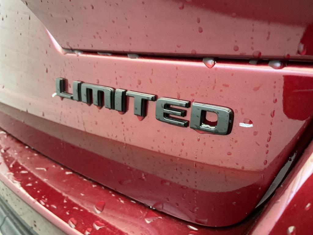 new 2025 Jeep Grand Cherokee car, priced at $43,595