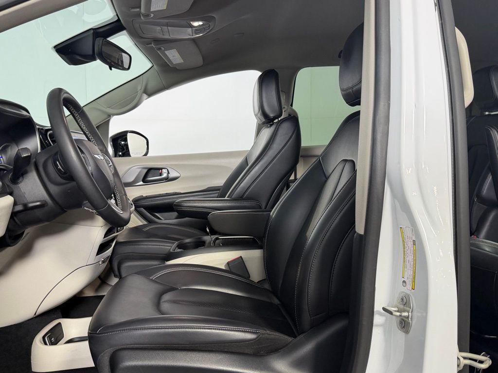 used 2024 Chrysler Pacifica Hybrid car, priced at $26,973