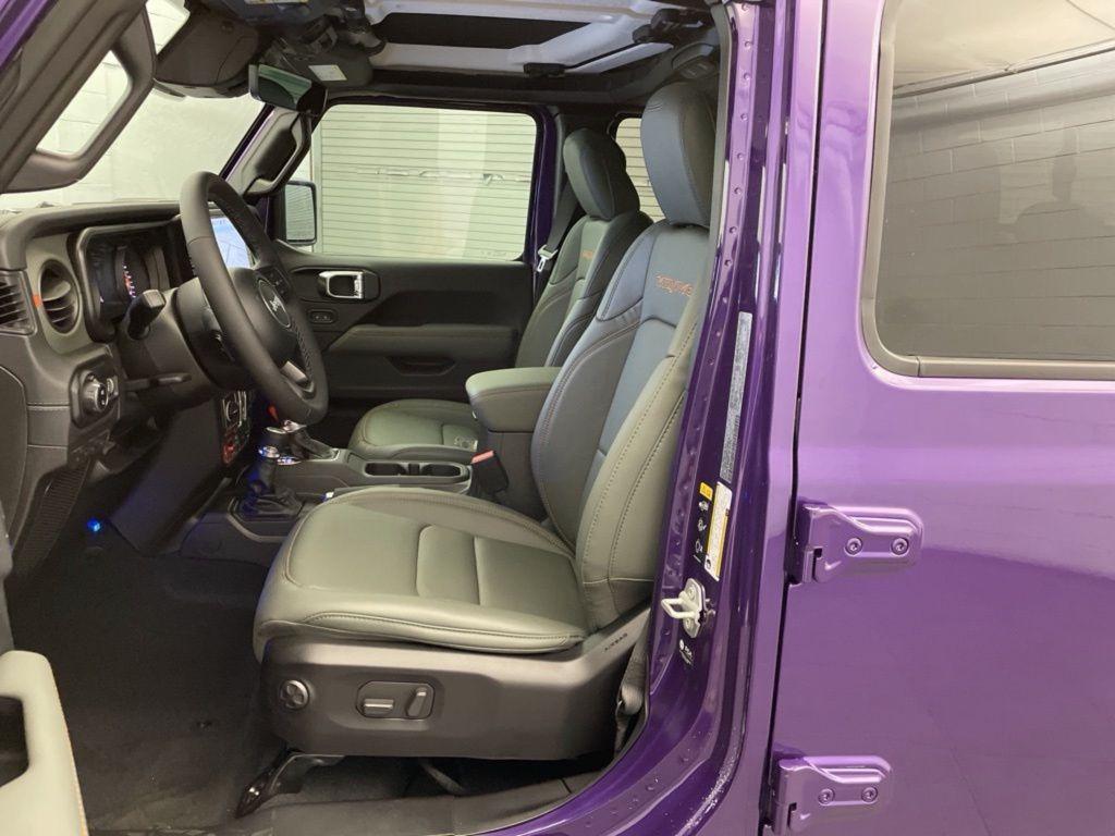 new 2026 Jeep Gladiator car, priced at $52,308
