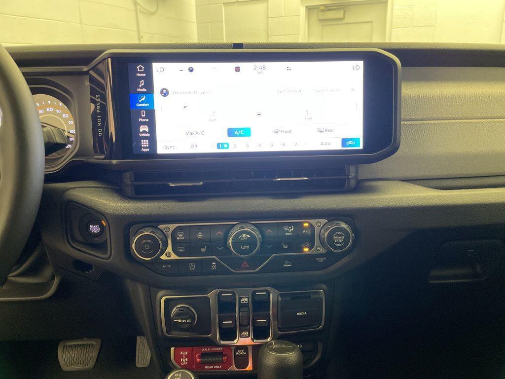 new 2025 Jeep Gladiator car, priced at $43,478