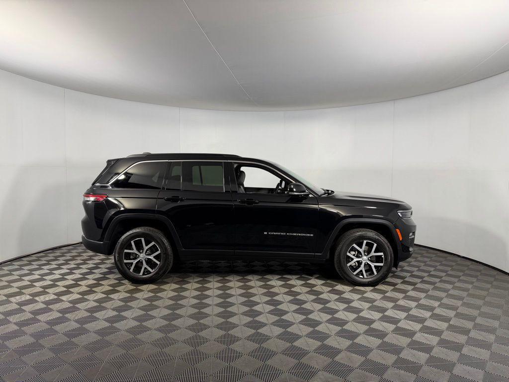 used 2024 Jeep Grand Cherokee car, priced at $34,673