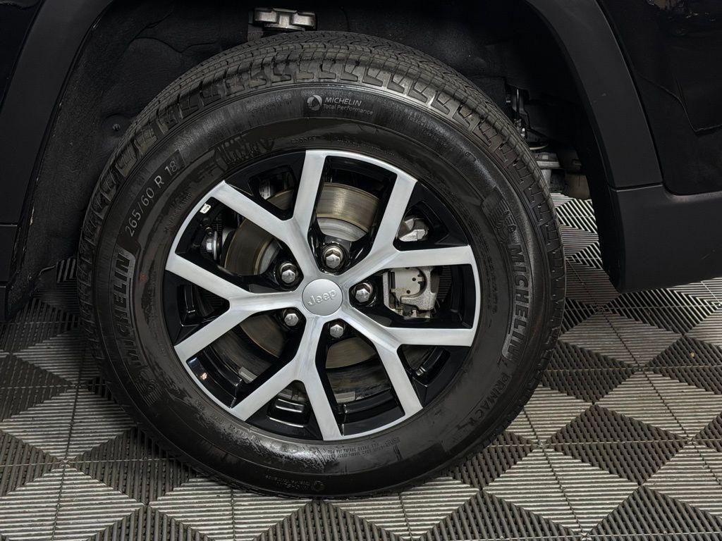 used 2024 Jeep Grand Cherokee car, priced at $34,673