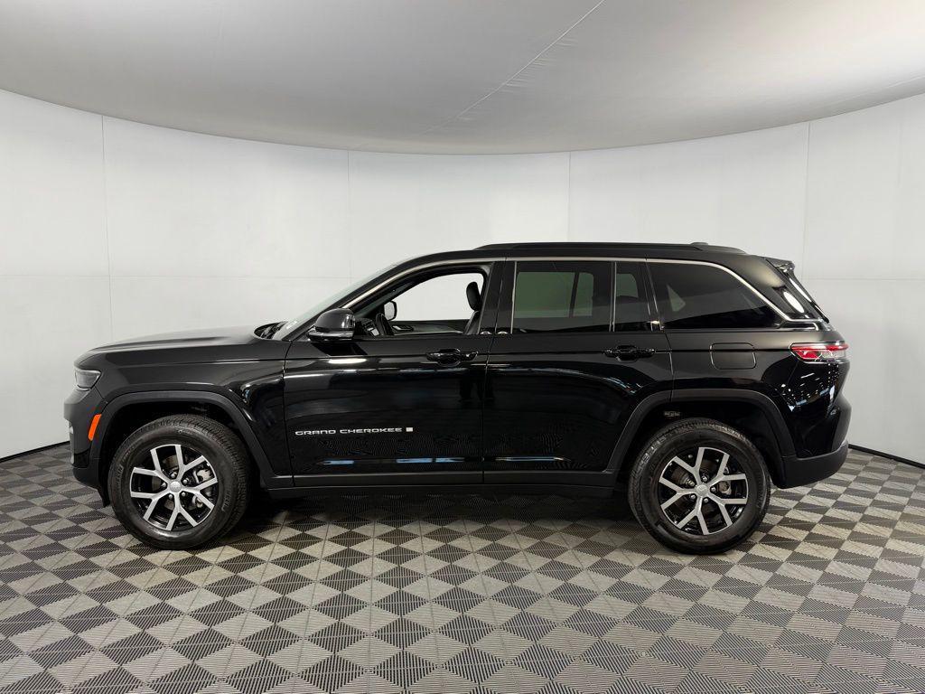 used 2024 Jeep Grand Cherokee car, priced at $34,673