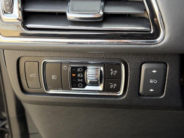 used 2023 Lincoln Navigator car, priced at $65,573